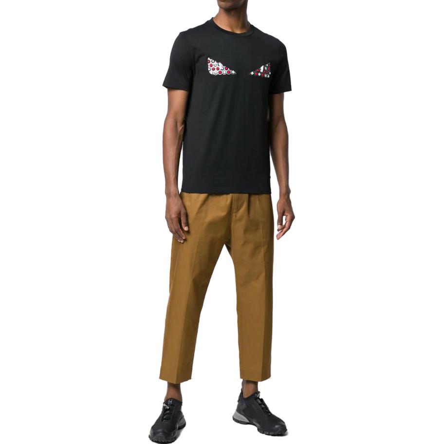 Lookbook 펜디 SS23 몬스터 아이즈 그래픽 블랙 반팔 티셔츠 남성용. FY0894A6ZDF0QA1