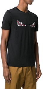 펜디 SS23 몬스터 아이즈 그래픽 블랙 반팔 티셔츠 남성용. FY0894A6ZDF0QA1 Purchase 펜디 SS23 몬스터 아이즈 그래픽 블랙 반팔 티셔츠 남성용. FY0894A6ZDF0QA1