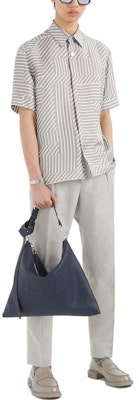 FENDI SS23 Kemeja Lengan Pendek Garis Beige. FS0795APQGF0QB9 Shop FENDI SS23 Kemeja Lengan Pendek Garis Beige. FS0795APQGF0QB9