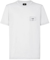 FENDI SS23 Kemeja-T Lengan Pendek Putih dengan Patch Logo Sulaman Lelaki. FY0894A9RLF0WA0 Order FENDI SS23 Kemeja-T Lengan Pendek Putih dengan Patch Logo Sulaman Lelaki. FY0894A9RLF0WA0