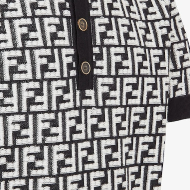 Purchase FENDI SS24 Kaos Santai Rajut Lengan Pendek Hitam dengan Logo Print. FZC349AR85F0QA1