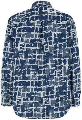 FENDI Jaket Denim Biru SS24 dengan Logo, Kancing Depan, Fit Santai. FW1292AR9NF0UV2 Lookbook FENDI Jaket Denim Biru SS24 dengan Logo, Kancing Depan, Fit Santai. FW1292AR9NF0UV2