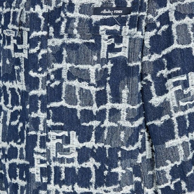 FENDI Jaket Denim Biru SS24 dengan Logo, Kancing Depan, Fit Santai. FW1292AR9NF0UV2 Purchase FENDI Jaket Denim Biru SS24 dengan Logo, Kancing Depan, Fit Santai. FW1292AR9NF0UV2
