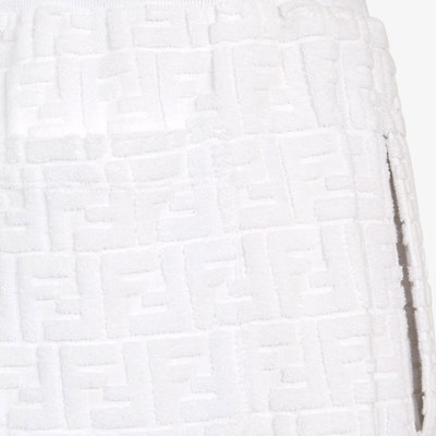 펜디 SS24 화이트 로고 엘라스틱 캐주얼 쇼츠. FB0689ARYPF0QA0 Purchase 펜디 SS24 화이트 로고 엘라스틱 캐주얼 쇼츠. FB0689ARYPF0QA0