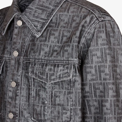 FENDI SS24 Jaket Denim Logo Print Abu Lengan Panjang Gaya Berkerah. FW0428APSWF1LUY Shop FENDI SS24 Jaket Denim Logo Print Abu Lengan Panjang Gaya Berkerah. FW0428APSWF1LUY