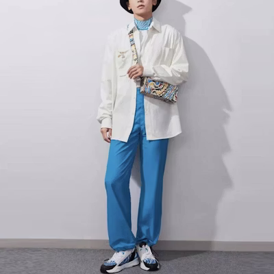 FENDI Kaos Putih dengan Desain Logo Double F di Kerah. FY1088AGAKF18TW Purchase FENDI Kaos Putih dengan Desain Logo Double F di Kerah. FY1088AGAKF18TW