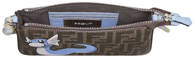 フェンディ x FRGMT x ポケモン FFファブリックバッグバゲットポーチ マルチ/ライトブルー Lookbook フェンディ x FRGMT x ポケモン FFファブリックバッグバゲットポーチ マルチ/ライトブルー