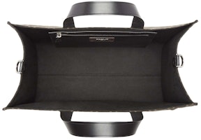 フェンディ x FRGMT x ポケモン FF ファブリックバッグ ショッパー マルチカラー Lookbook フェンディ x FRGMT x ポケモン FF ファブリックバッグ ショッパー マルチカラー