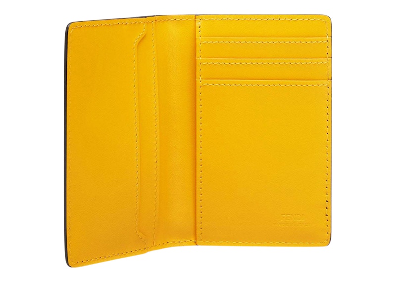 Lookbook Fendi x FRGMT x Pokémon Tarjetero de Tela Marrón