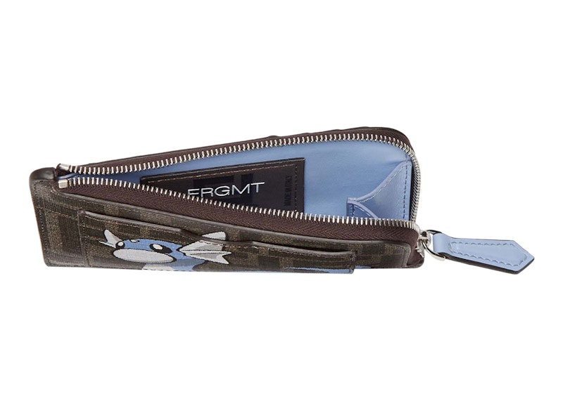 Lookbook 芬迪 x FRGMT x 宝可梦 FF织物卡包 棕色/浅蓝色