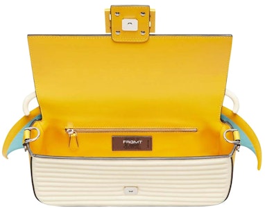 Fendi x FRGMT x 寶可夢黃色小羊皮法棍包。 Lookbook Fendi x FRGMT x 寶可夢黃色小羊皮法棍包。