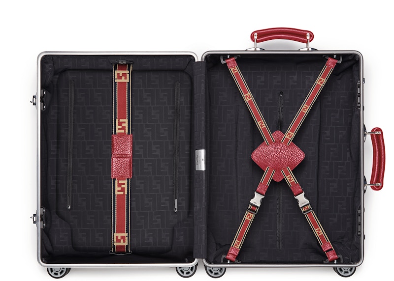 Lookbook 펜디 x 리모와 캐빈 트롤리 (주카 레드 웹벨트)
