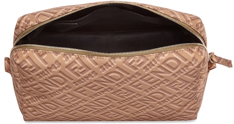 Fendi x SKIMS 中號加州化妝包 Lookbook Fendi x SKIMS 中號加州化妝包