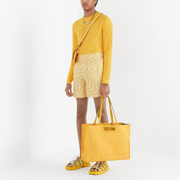 Shop 펜디 옐로우 올오버 로고 프린트 실크 쇼츠 FB0708AG9DF1EP6