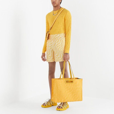 Pantalones Cortos de Seda Amarillos FENDI con Estampado de Logo Total. FB0708AG9DF1EP6 Shop Pantalones Cortos de Seda Amarillos FENDI con Estampado de Logo Total. FB0708AG9DF1EP6