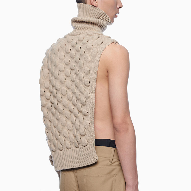 Sizing Feng Chen Wang Jersey de Lana de Cuello Alto Khaki. FF12KNI1006