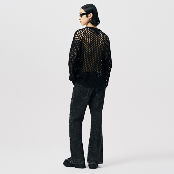 Sizing Feng Chen Wang Jersey Unisex Negro con Recortes de Corazón. FUS17KT12B