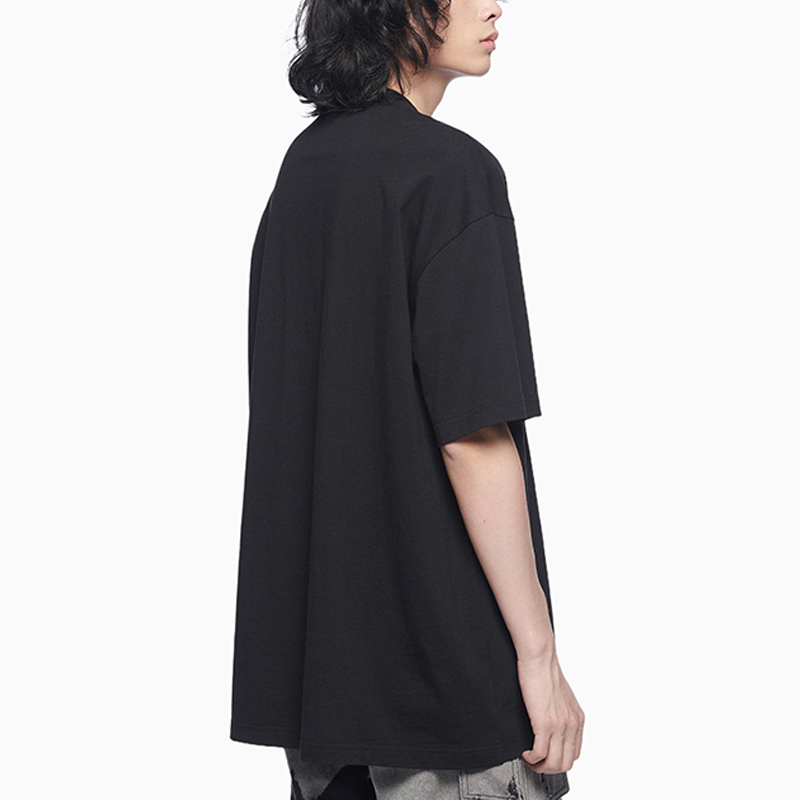 Shop Camiseta Negra Unisex Oversize Feng Chen Wang FW21 con Logo 3D. FF12TSH711B