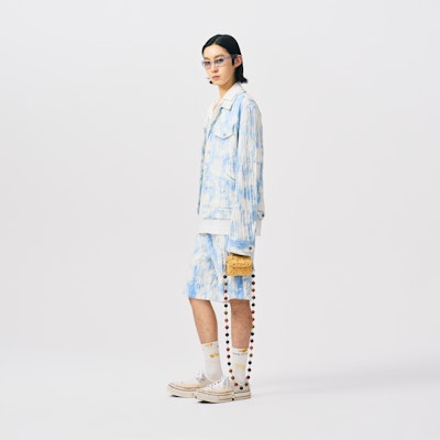 Pantalones cortos casuales azul degradado mid-waist unisex Feng Chen Wang. FUS17ST03 Purchase Pantalones cortos casuales azul degradado mid-waist unisex Feng Chen Wang. FUS17ST03