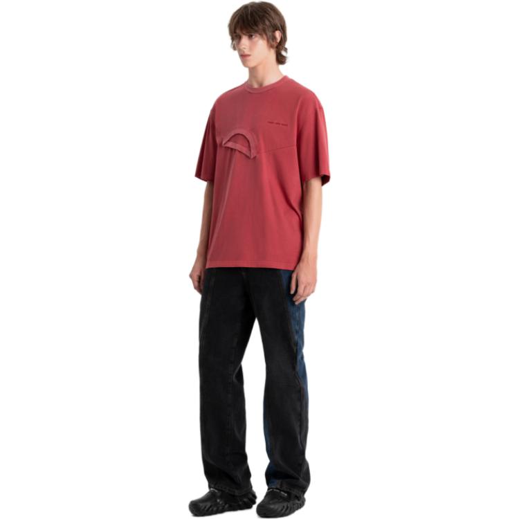 Details for Camiseta Feng Chen Wang Roja Desestructurada 2-en-1 con Doble Cuello para Hombre. FMF16TS01