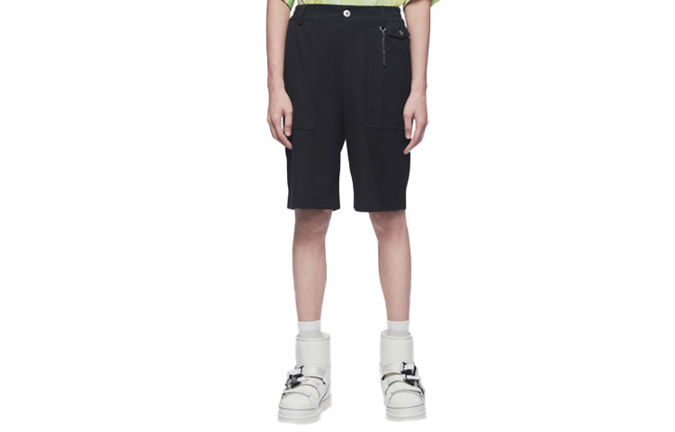 Order Feng Chen Wang SS22 Shorts Negros Diseño Patchwork Deconstruido. FS13SHO603