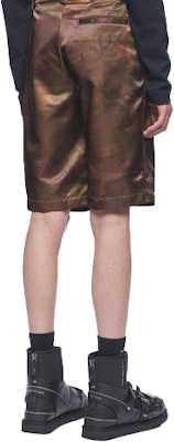 Pantalones Cortos Camuflaje Color Block FENG CHEN WANG SS22 en Camo. FS13SHO601 Lookbook Pantalones Cortos Camuflaje Color Block FENG CHEN WANG SS22 en Camo. FS13SHO601