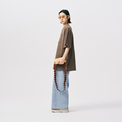 Feng Chen Wang SS24 男女同款咖啡色寬鬆版圓領長袖T恤。 FMS17TS12 Details for Feng Chen Wang SS24 男女同款咖啡色寬鬆版圓領長袖T恤。 FMS17TS12