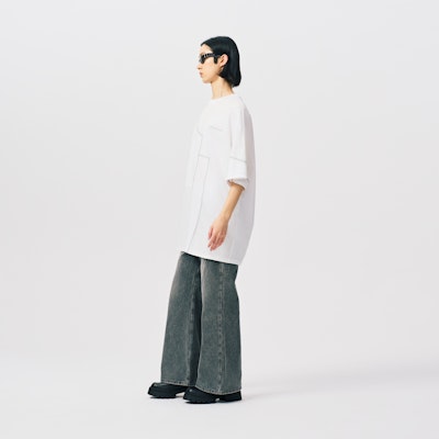 Camiseta unisex blanca Feng Chen Wang de manga corta con diseño deconstruido. FMS17TS05 Purchase Camiseta unisex blanca Feng Chen Wang de manga corta con diseño deconstruido. FMS17TS05