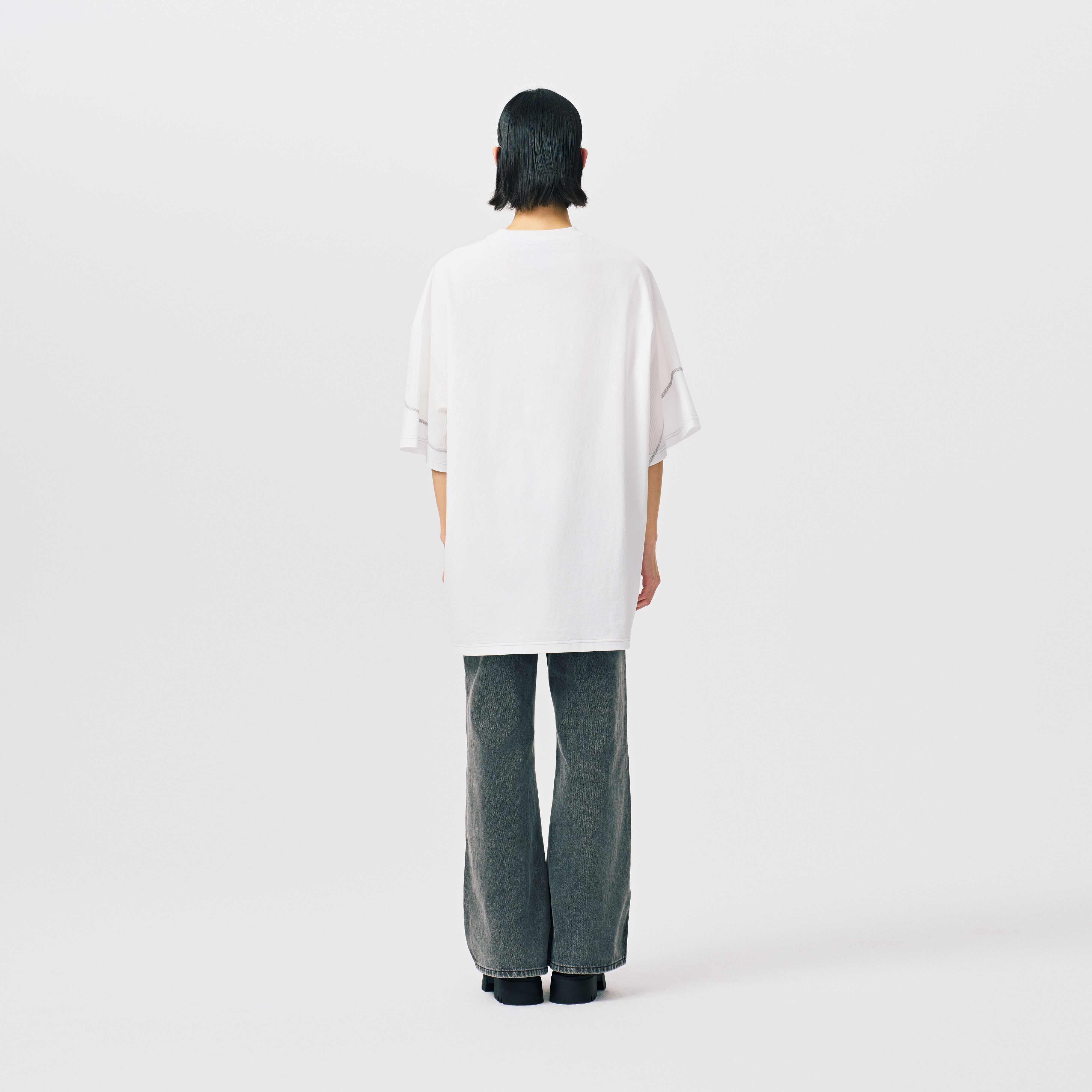 Details for Camiseta unisex blanca Feng Chen Wang de manga corta con diseño deconstruido. FMS17TS05