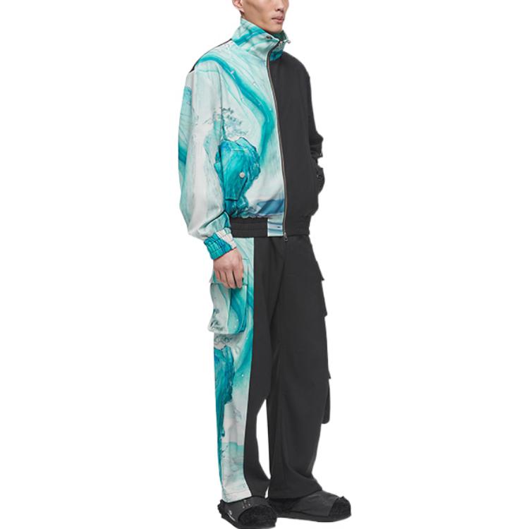 Lookbook Chaqueta Negra Hombre FENG CHEN WANG x Piaggio SS22 Estampa Escénica Colorblock. FMPIAJK01