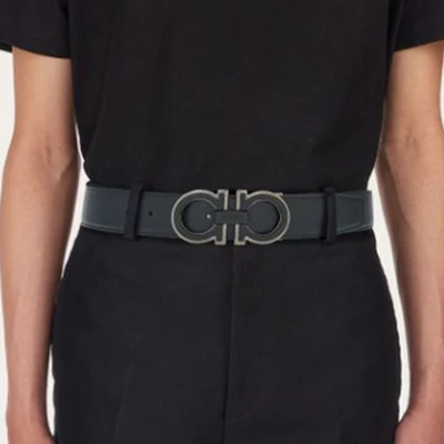 Cinturón Ferragamo Negro de Piel de Becerro con Logo, Ancho de 3.5CM. 67A2540770682 Lookbook Cinturón Ferragamo Negro de Piel de Becerro con Logo, Ancho de 3.5CM. 67A2540770682