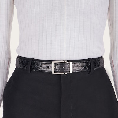 Cinturón Ferragamo Negro de Piel de Cocodrilo con Hebilla Gancio - 3cm Ancho. 670284764803 Shop Cinturón Ferragamo Negro de Piel de Cocodrilo con Hebilla Gancio - 3cm Ancho. 670284764803