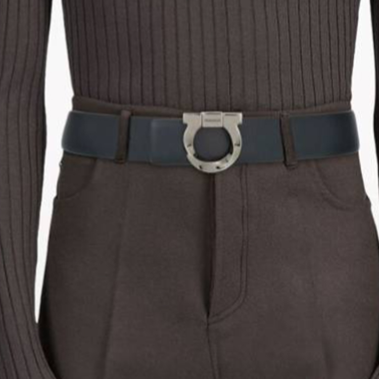 Shop Ferragamo 黑色皮带，带标志雕刻扣，宽3CM。 670311770934