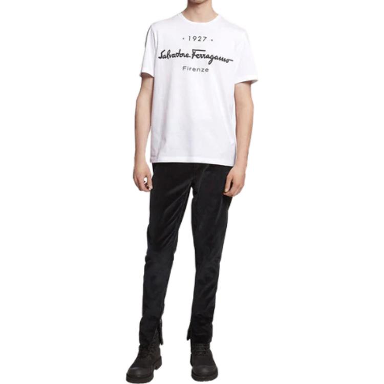 Lookbook FERRAGAMO Baju-T Putih dengan Cetakan Logo Huruf Leher Bulat. 12-0613-728398