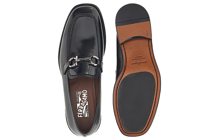 Purchase FERRAGAMO Ferragano Gancini Moccasin 'Black Calfskin' 020576-750861