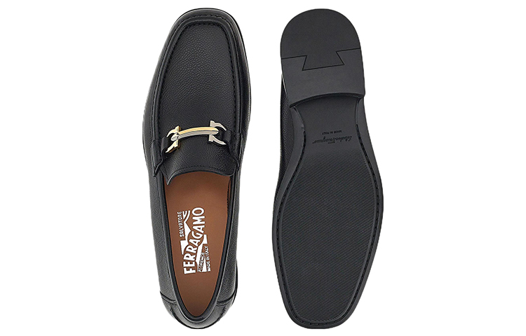 FERRAGAMO Gancini 'Black Pebbled Calfskin Loafers' 圖 5