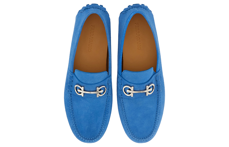Lookbook FERRAGAMO Gancini 'Sepatu Moccasin Gesper Biru' 020983-762345
