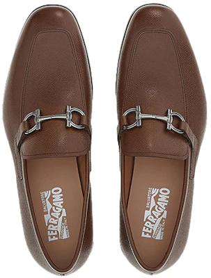 FERRAGAMO Gancini 'Sepatu Loafers Kulit Coklat Modis' 02C041-753144 Lookbook FERRAGAMO Gancini 'Sepatu Loafers Kulit Coklat Modis' 02C041-753144
