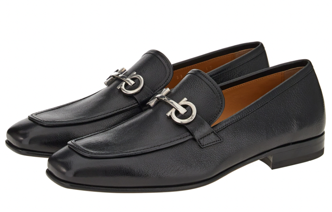 Lookbook FERRAGAMO Gancini Loafer 'Black' 021028-758375