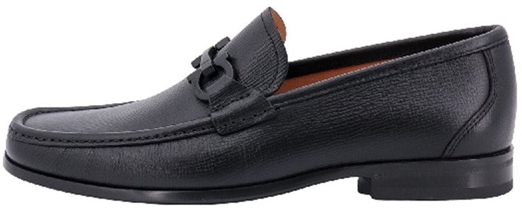 ferragamo-gancini-loafer-black-leather-029457-762340