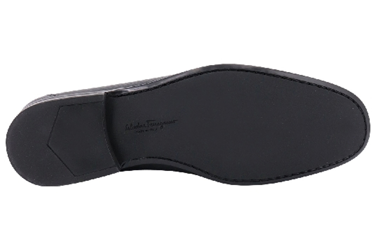 Purchase FERRAGAMO Gancini Loafer 'Kulit Hitam' 029457-762340