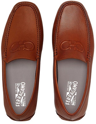 菲拉格慕 Gancini 驼色乐福鞋 020160-741608 Lookbook 菲拉格慕 Gancini 驼色乐福鞋 020160-741608