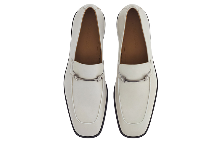 Lookbook フェラガモ ガンチーニ ローファー (白) 021619-762602