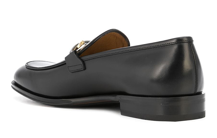 Lookbook Ferragamo 菲拉格默 Gancini 低筒皮革休閒皮鞋 黑色