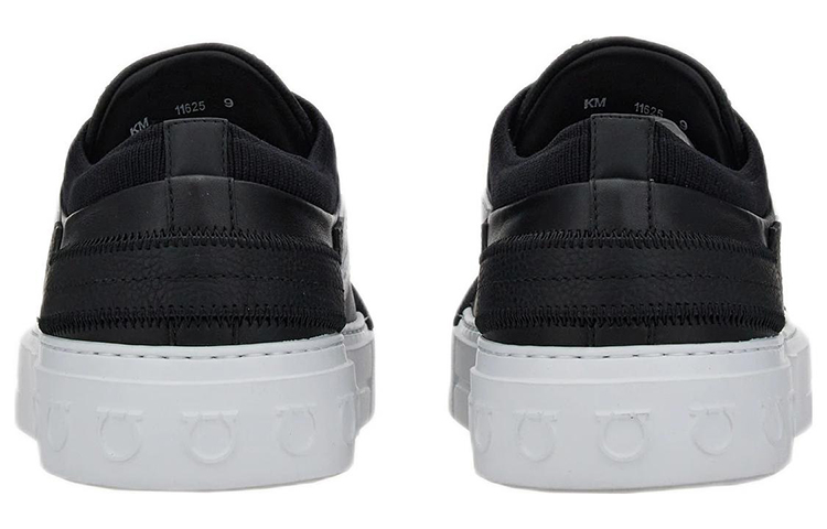 FERRAGAMO Gancini Low-Top Sneaker 'Black Leather' 圖 4