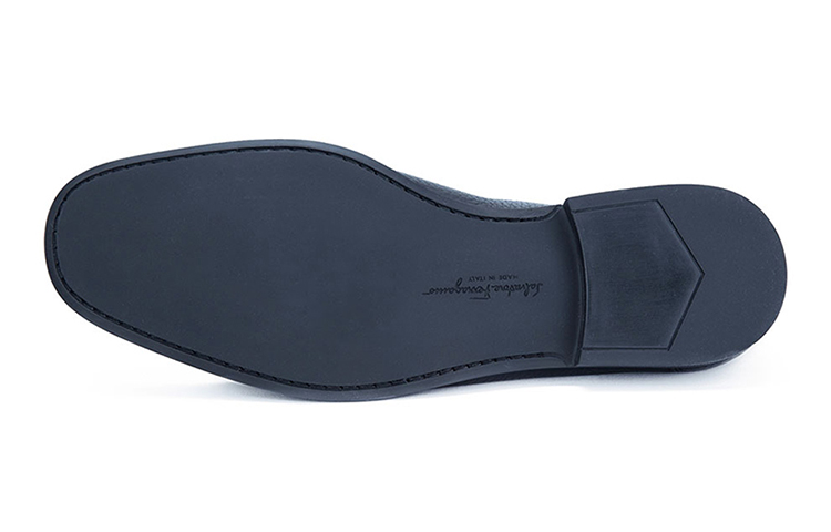 Shop FERRAGAMO Gancio 'Black' 029392-642848