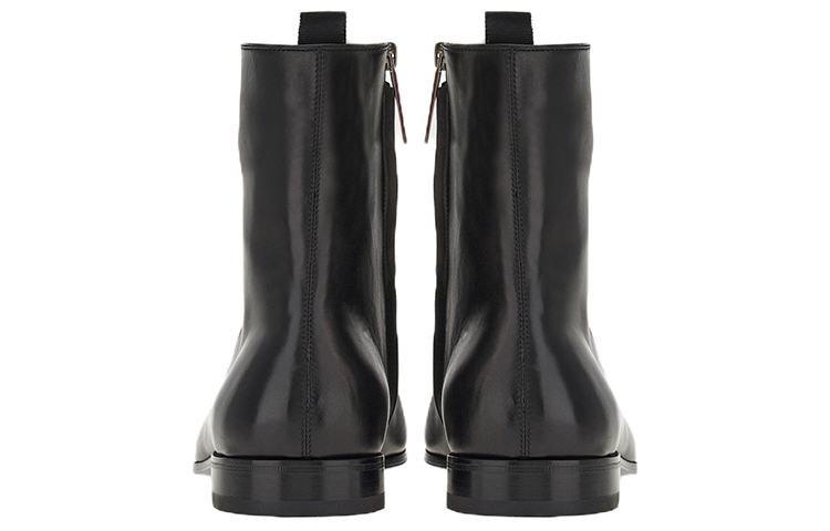Purchase Bota de Cuero Negro FERRAGAMO Salvatore con Detalle de Serpiente de Agua. 021131-757550