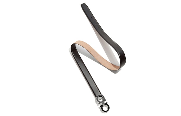 페라가모 가죽 벨트 메탈 네임플레이트 버클, 폭 3.5cm 679750-0671502 Lookbook 페라가모 가죽 벨트 메탈 네임플레이트 버클, 폭 3.5cm 679750-0671502