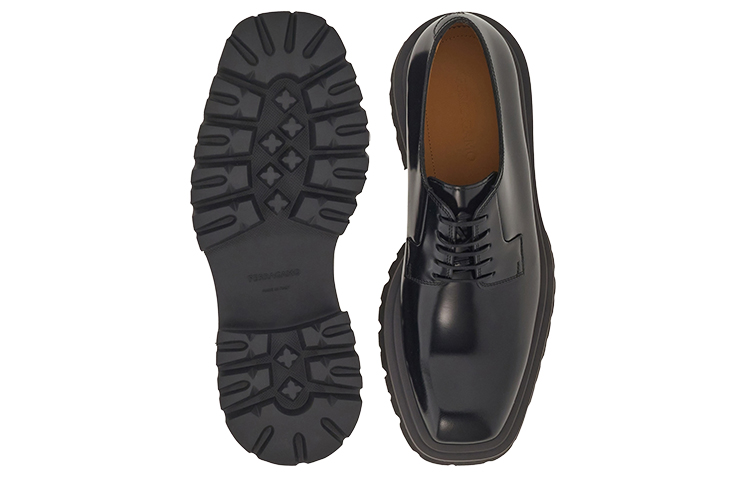 Purchase FERRAGAMO Sepatu Kulit Tali Pria 'Hitam Square Toe' 021376-762539