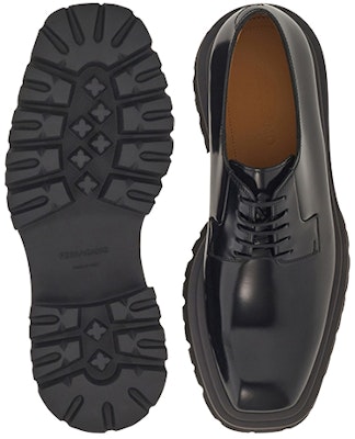 FERRAGAMO Sepatu Kulit Tali Pria 'Hitam Square Toe' 021376-762539 Purchase FERRAGAMO Sepatu Kulit Tali Pria 'Hitam Square Toe' 021376-762539